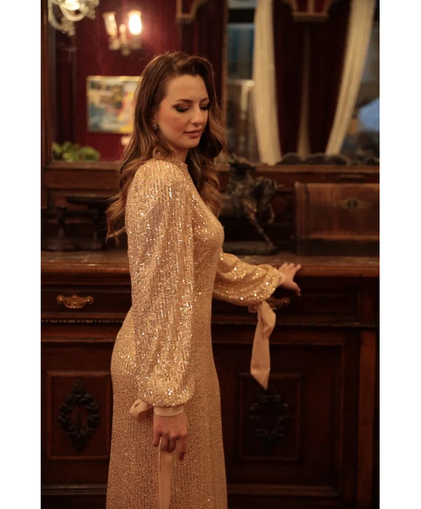 Saten Bağlama Detaylı Işıltılı Pul Payet Bej Elbise