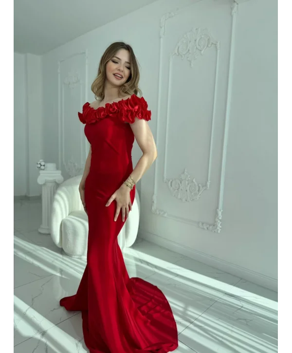 Saten Omuz Detaylı Kuyruklu Scuba Krep Kırmızı Elbise