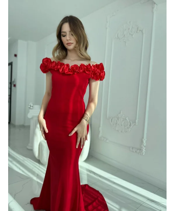 Saten Omuz Detaylı Kuyruklu Scuba Krep Kırmızı Elbise