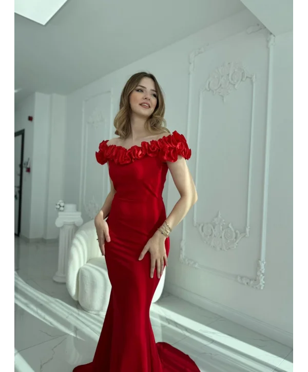 Saten Omuz Detaylı Kuyruklu Scuba Krep Kırmızı Elbise