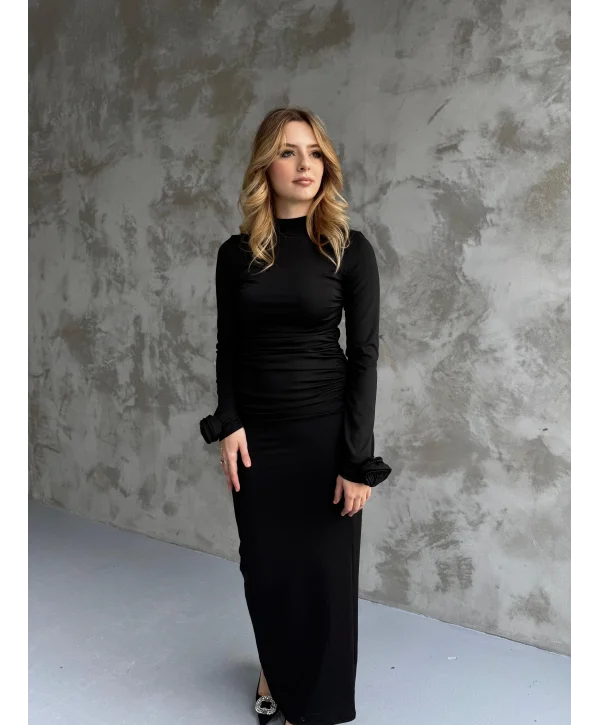 Siyah Dar Gül Kol Detaylı Büzgülü Elbise