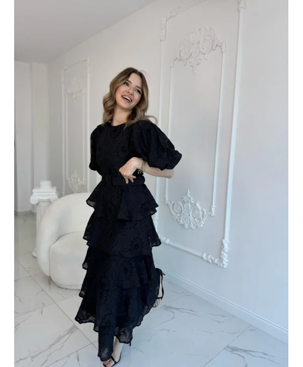 Siyah Kat Kat Balon Kollu Kemerli Elbise