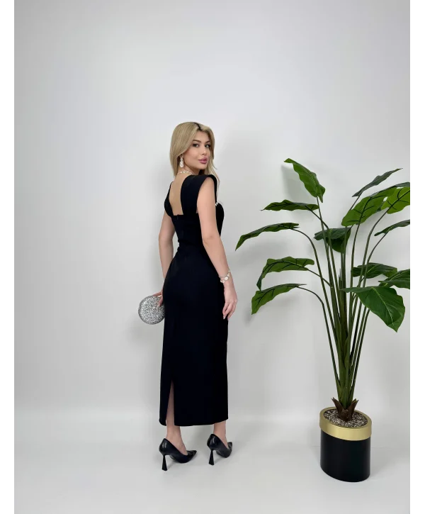 Siyah Maxi boy yaka taş detaylı uzun elbise