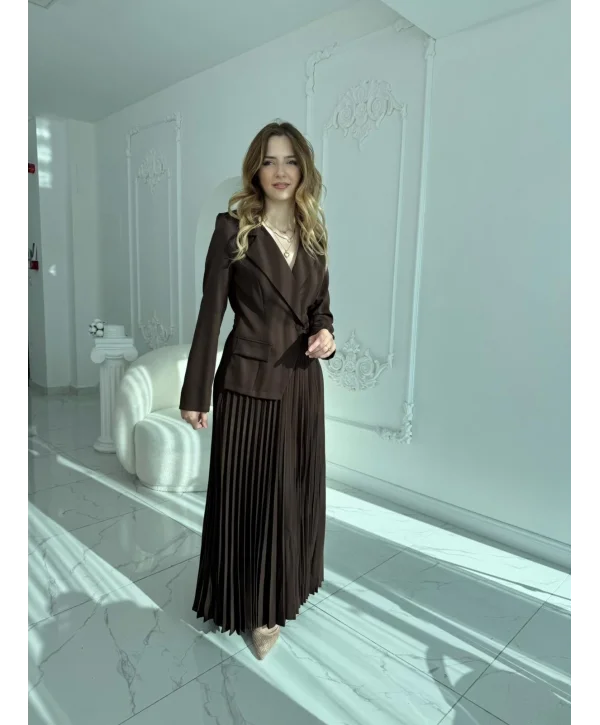 Takım Görünümlü Pileli Kahve Maxi Elbise