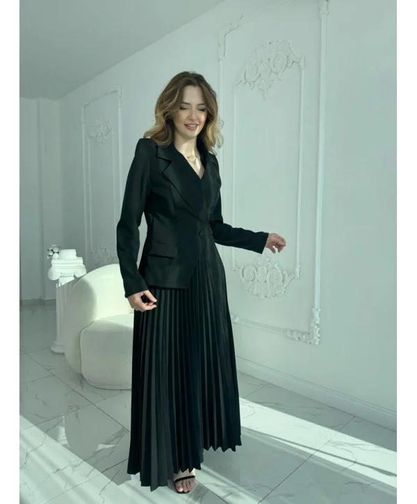 Takım Görünümlü Pileli Siyah Maxi Elbise