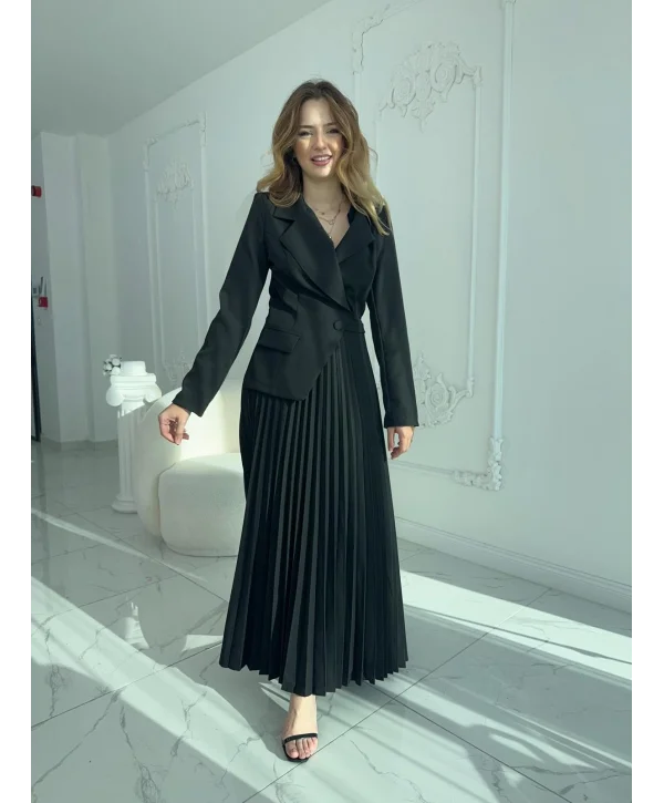 Takım Görünümlü Pileli Siyah Maxi Elbise