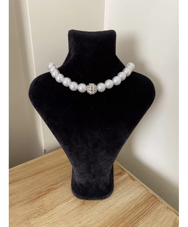 Taş detaylı inci kolye