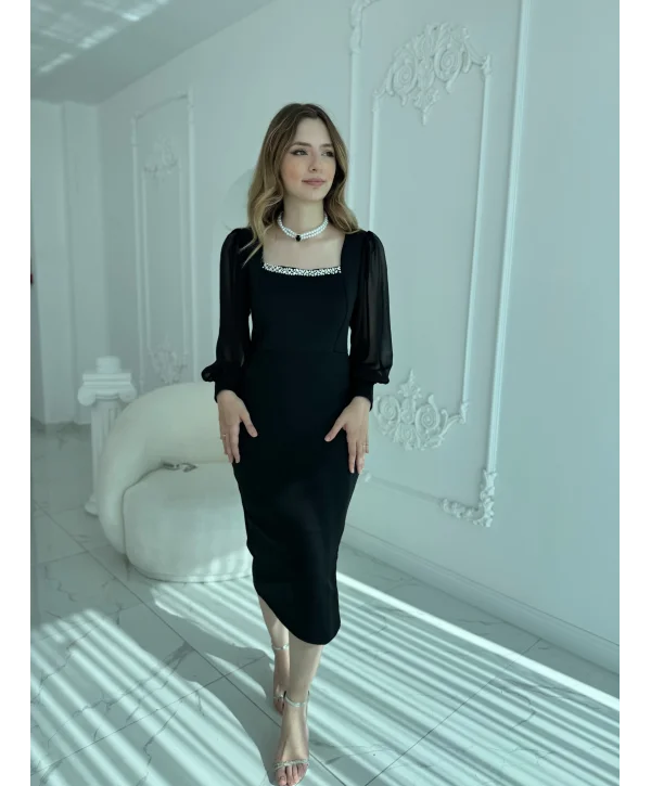 Taş Detaylı Kare Yaka Tül Kollu Midi Boy Siyah Elbise