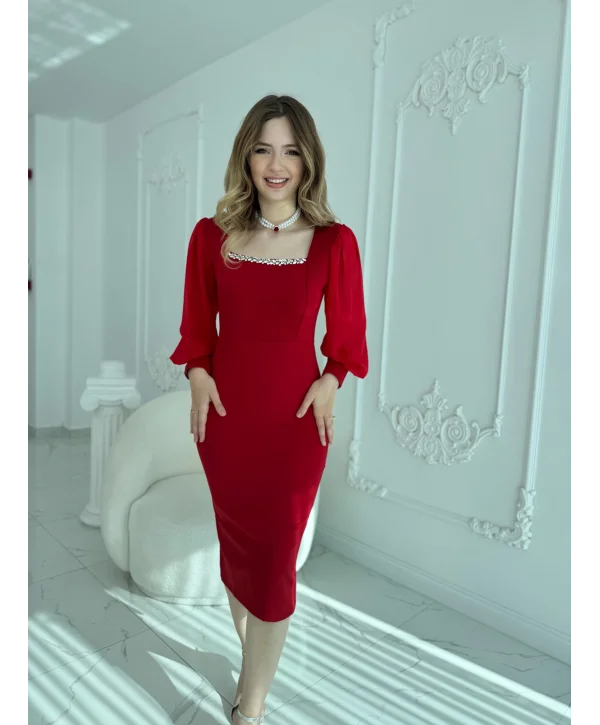 Taş Detaylı Kare Yaka Tül Kollu Midi Boy Kırmızı Elbise