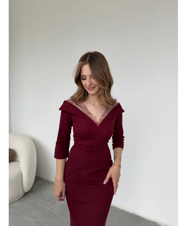 Yaka Tül Taş Detaylı Bordo Midi Boy Elbise