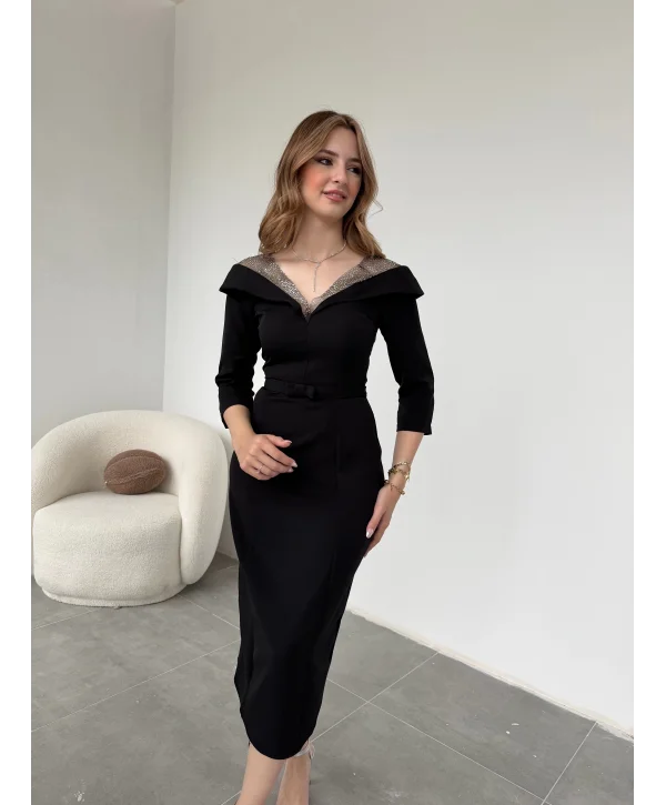 Yaka Tül Taş Detaylı Siyah Midi Boy Elbise