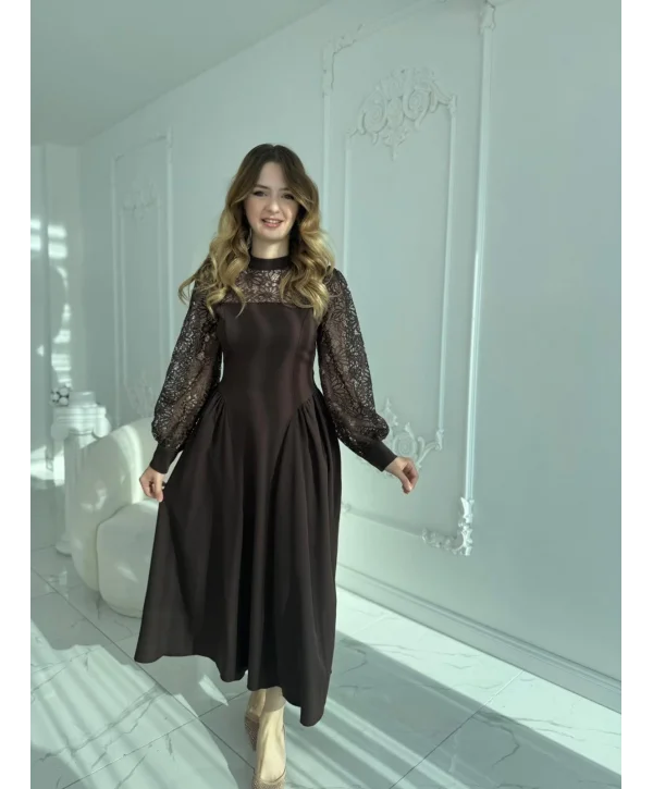 Yaka ve Kol Dantel Detaylı Prenses Kesim Kahve Elbise