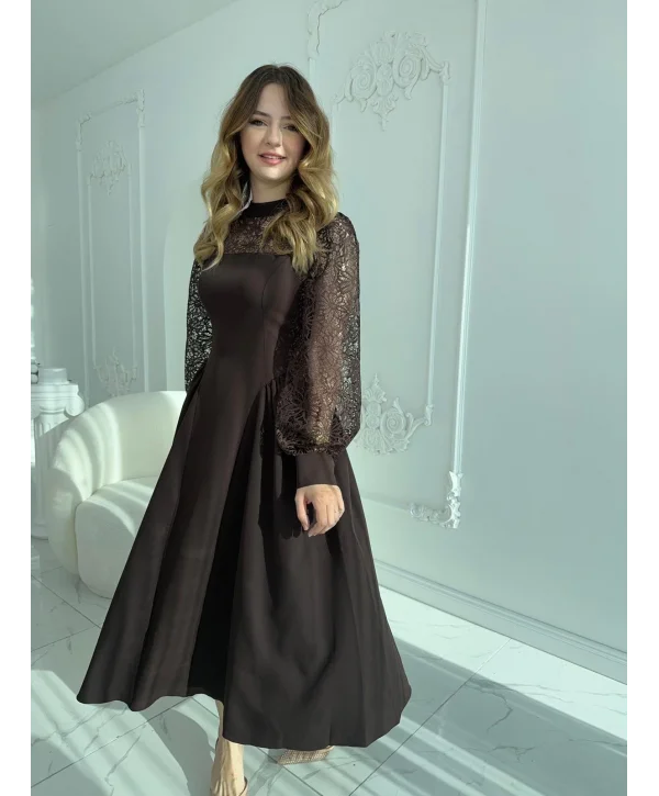 Yaka ve Kol Dantel Detaylı Prenses Kesim Kahve Elbise