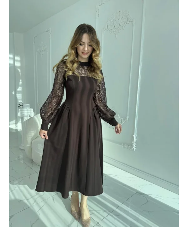 Yaka ve Kol Dantel Detaylı Prenses Kesim Kahve Elbise