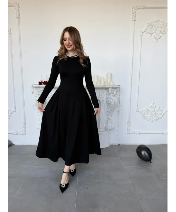 Yanları Büzgülü Bisiklet Yaka Uzun Kollu Scuba Siyah Elbise