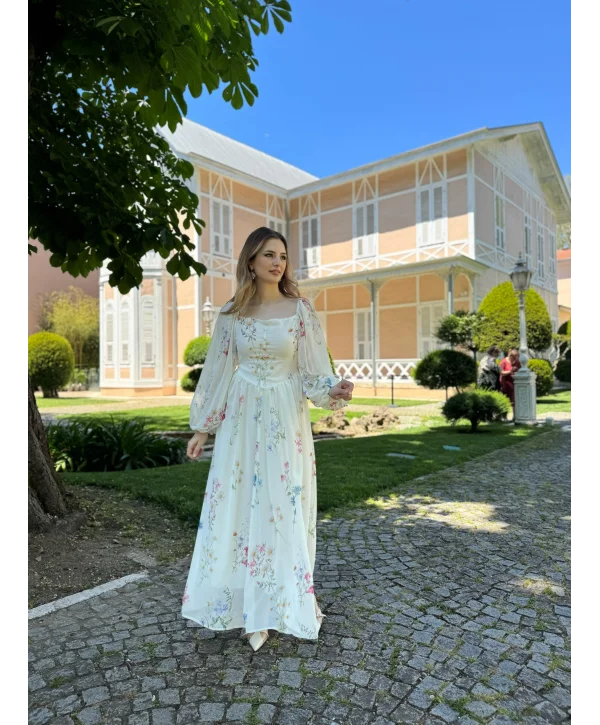 Yulia Çiçek ve Korse Detaylı Şifon Krem Elbise ( HELİS ÖZEL TASARIMI )
