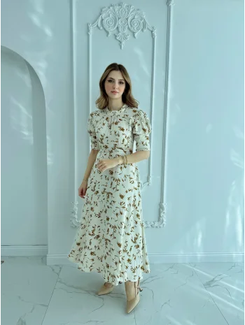 Sırt Bağlama Detaylı Ekru Kahve Desenli Maxi Boy Saten Elbise