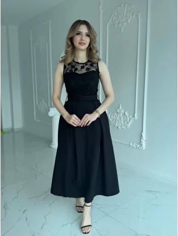 Yaka Dantel Detaylı Cepli Maxi Boy Elbise