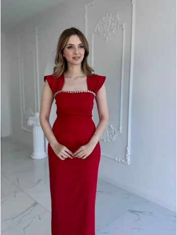 Kırmızı Maxi boy yaka taş detaylı uzun elbise