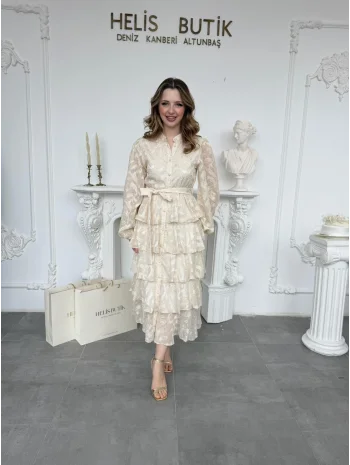 Yaldız Gold Nakış İşlemeli Kat Kat Volan Detaylı Kuşaklı Bej Elbise