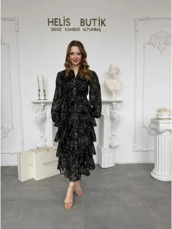 Yaldız Gold Nakış İşlemeli Kat Kat Volan Detaylı Kuşaklı Siyah Elbise