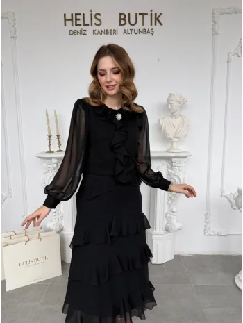 Broş ve Fırfır Detaylı Şifon Alt Üst Siyah Takım