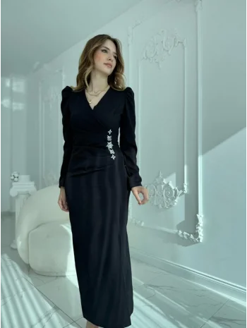 Bel Taş Detaylı Modern Tasarım Atlas Siyah Elbise