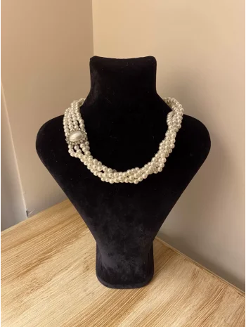 Broş Detaylı Minik İnci Kolye