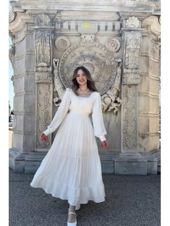 Denise Yakası ve Etek Ucu Güpür Detaylı Ekru Elbise (HELİS ÖZEL TASARIM )