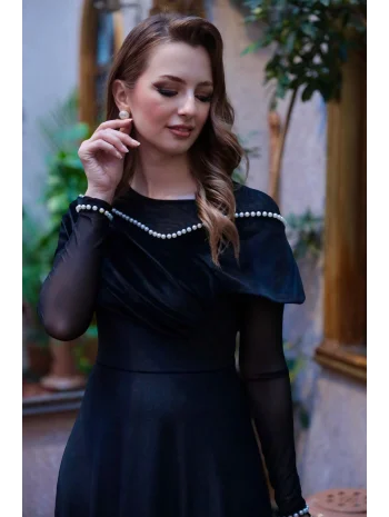 Drape Omuz Tül Kollu İnci İşlemeli Siyah Kadife Elbise
