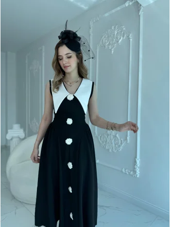 Gül Detaylı Atlas SiyahElbise