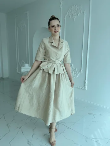 İnce Kemerli Fırfırlı Ceket ve Etek Bej Takım