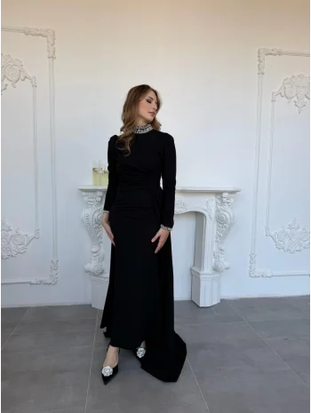 İnci Detaylı Pelerinli Uzun Siyah Abiye Elbise