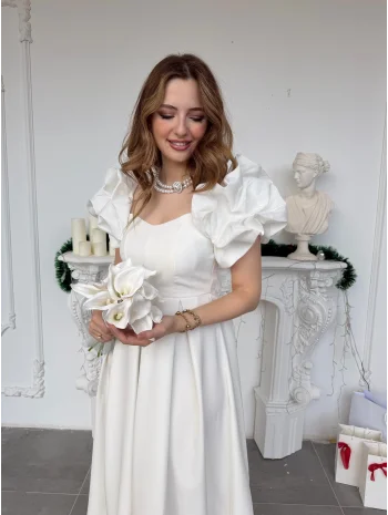 Kalp Yaka Pileli Etek Beyaz Prenses Kesim Abiye Elbise