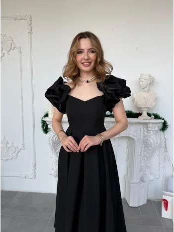 Kalp Yaka Pileli Etek Siyah Prenses Kesim Abiye Elbise