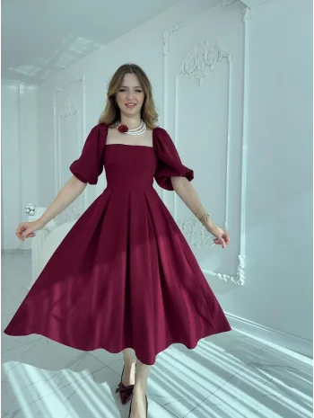 Kare Yaka Balon Kol Çan Etekli Bordo Elbise