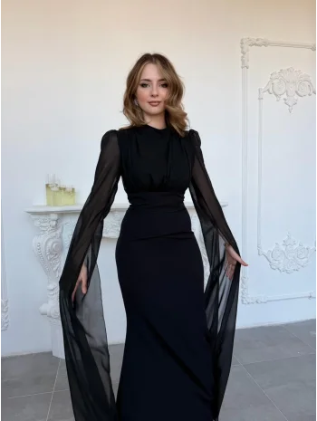 Korse Detaylı Tül Kollu Uzun Siyah Elbise