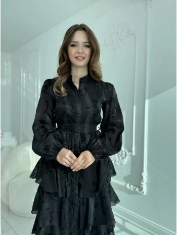 Nakışlı Karolin Kumaş Volanlı Kat Kat Siyah Kuşaklı Elbise