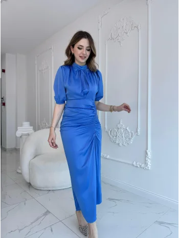 Önü Büzgülü Saten Mavi Elbise