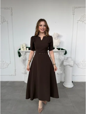 Özel Kol Tasarımlı Kemerli V Yaka Kahve Elbise