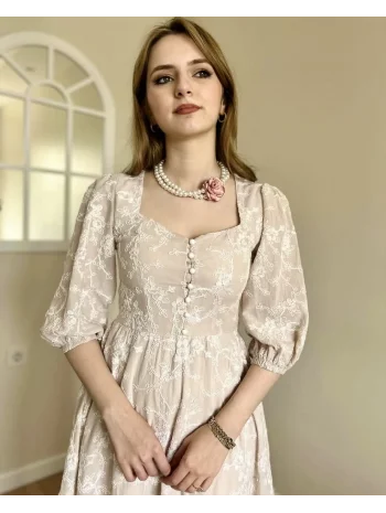 Pembe çiçekli kolye