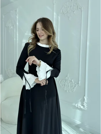 Pliseli Kol Detaylı Kemerli Dokuma Siyah Elbise