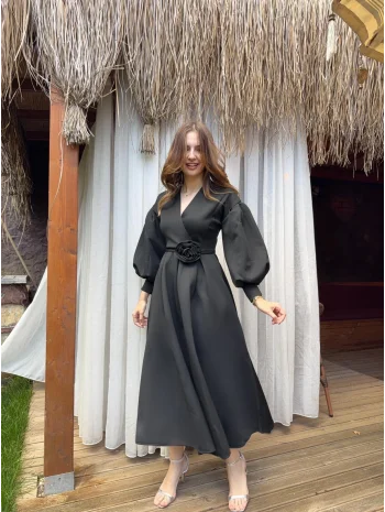Rosa Siyah Gül Kemer Detaylı Scuba Maxi Boy Elbise