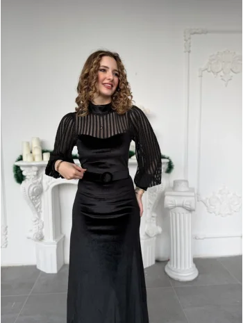 Şerit Tül Detaylı Kemerli Kadife Siyah Elbise