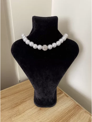 Taş detaylı inci kolye