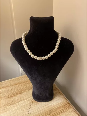 Taş detaylı inci kolye