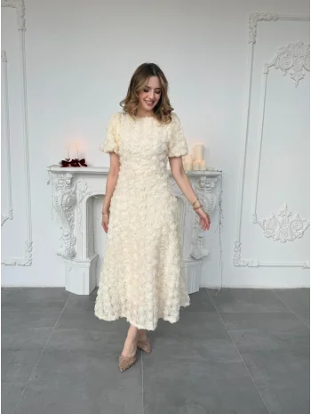 Üç Boyutlu Gül Aplike Kabartmalı Balon Kol Bej Midi Elbise