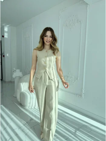 Zarif Kesimli Gold Düğmeli Pantolon & Yelek Takım Krem