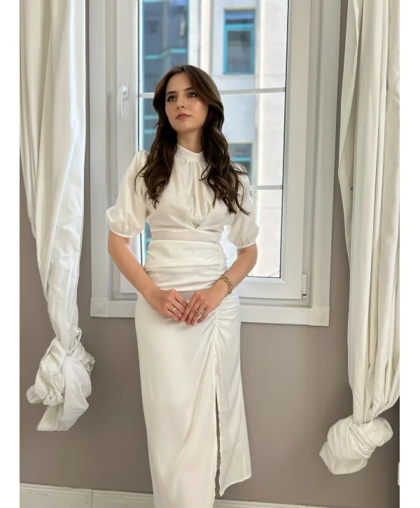 Önü Büzgülü Saten Beyaz Elbise