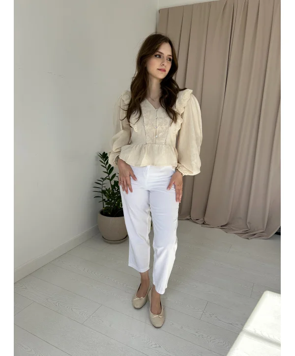 Beyaz kemerli keten pantolon